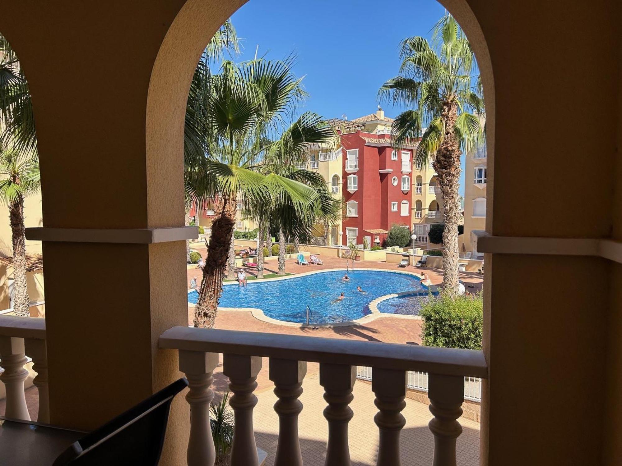 Beautiful 3 Bed, 2 Bath Modern Apartment Los Alcázares Buitenkant foto