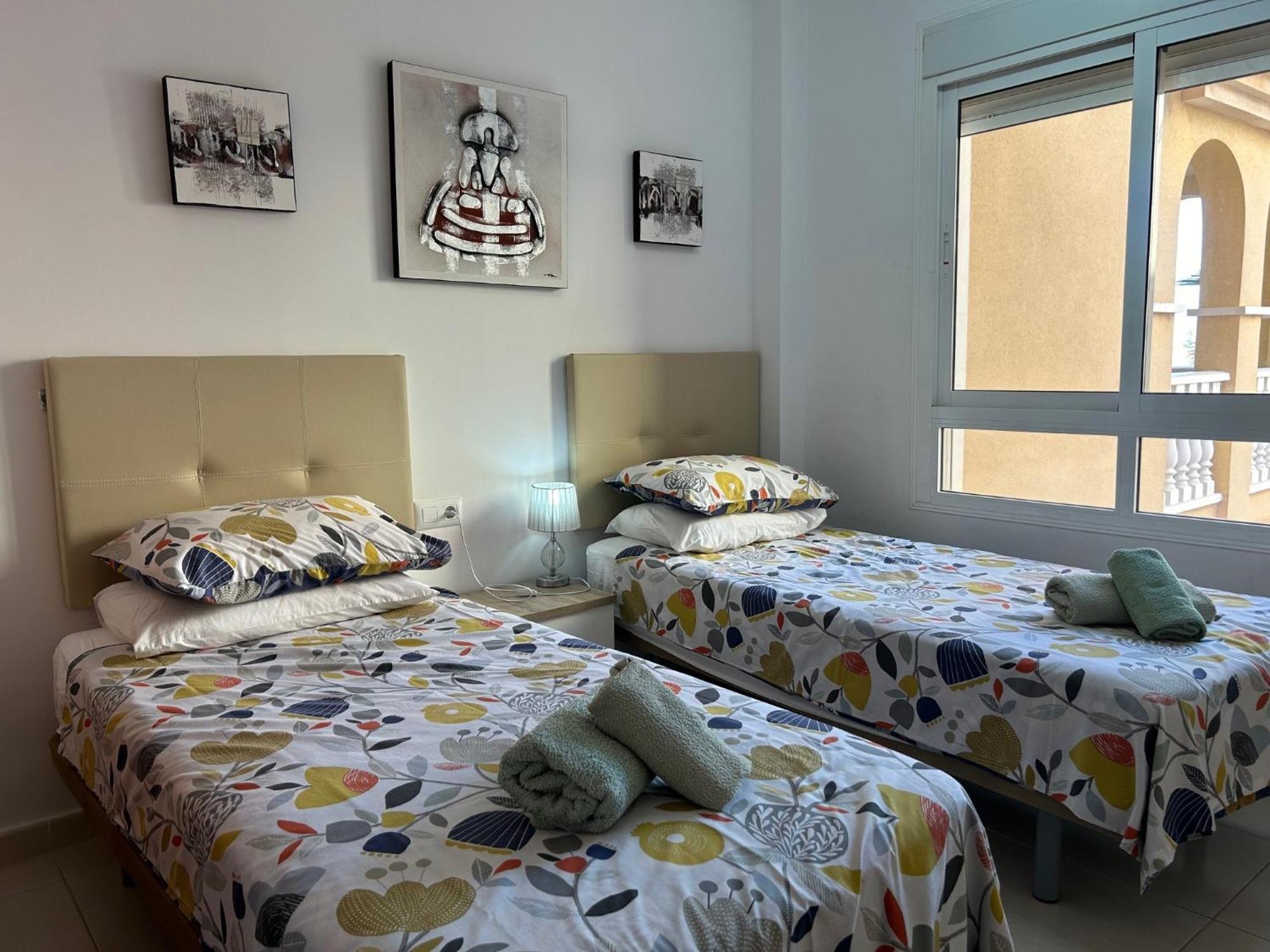 Beautiful 3 Bed, 2 Bath Modern Apartment Los Alcázares Buitenkant foto