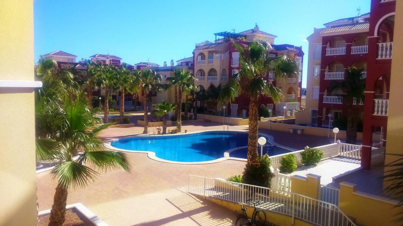 Beautiful 3 Bed, 2 Bath Modern Apartment Los Alcázares Buitenkant foto