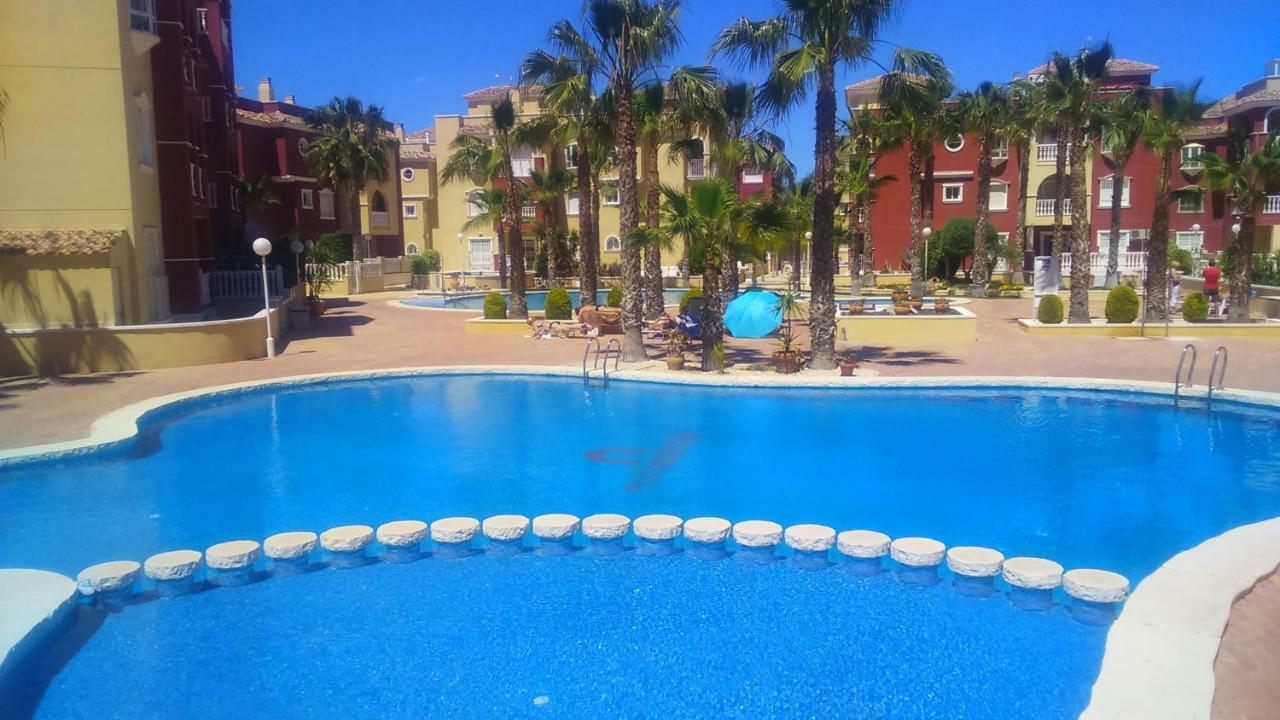 Beautiful 3 Bed, 2 Bath Modern Apartment Los Alcázares Buitenkant foto